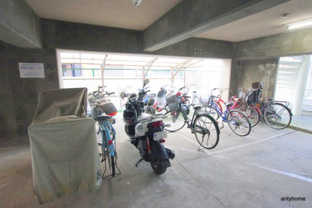 橋本第二綜合ビル　仲介手数料無料の駐車場