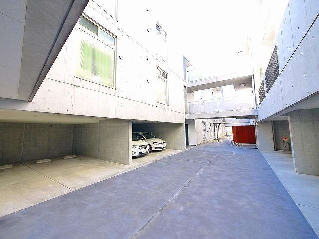 ＣＵＢＥの駐車場
