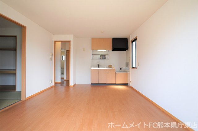 熊本市東区広木町のアパートの居間・リビング