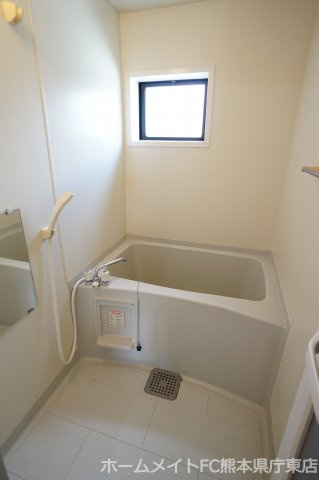 熊本市東区広木町のアパートの浴室