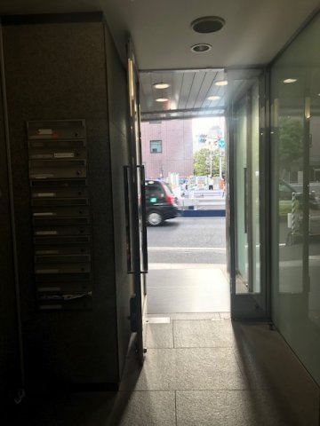 新宿明治通りビルのロビー