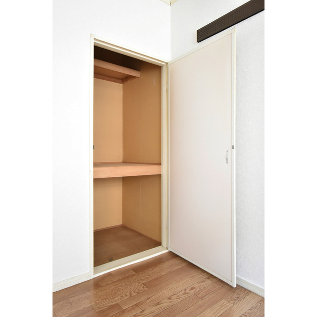 タプロコート弐番館【キャッシュバック対象物件】の収納