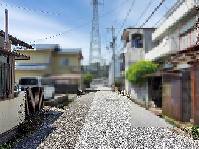 高知市中万々の前面道路含む現地写真