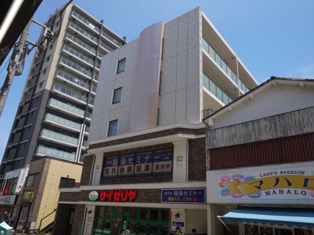 煌楼大久保Ｓｔａ．の外観|アンティーク調の煉瓦が目印です