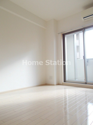 【洋室】 | エヴァステージ梅田ウエスト