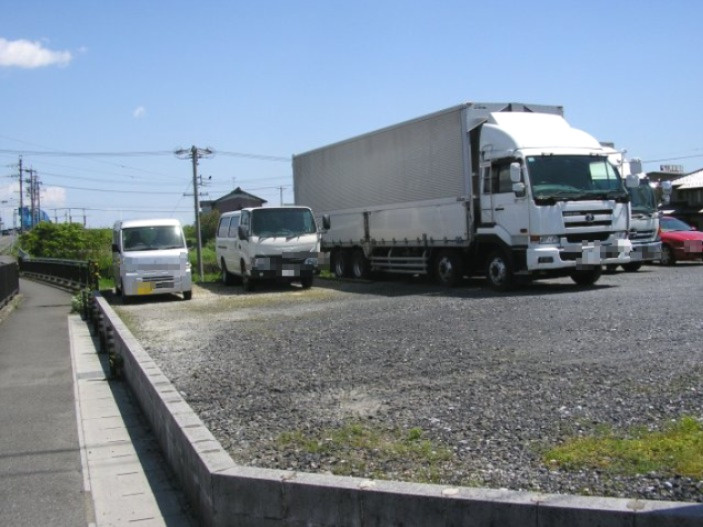 ５６６２２　大垣市横曽根土地の外観