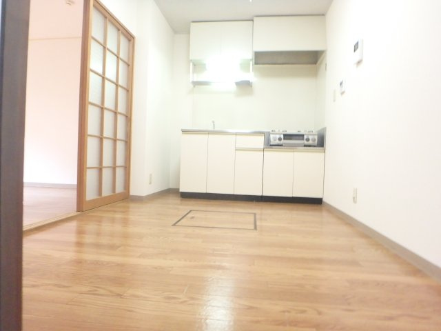 アメニティFMの居間・リビング|※別部屋の写真となります。