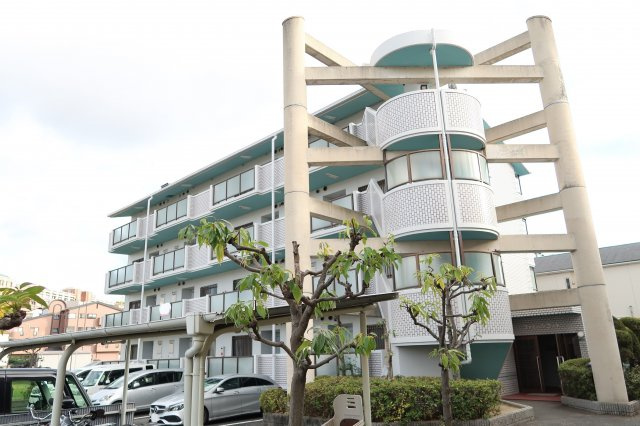 ファミールコートの外観