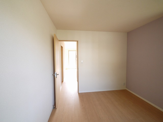 マーベラスコートⅠ・Ⅱの洋室|きれいな洋室です