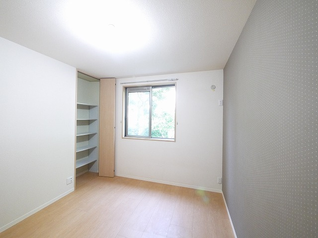 マーベラスコートⅠ・Ⅱの洋室|個人の部屋や寝室として使える洋室です