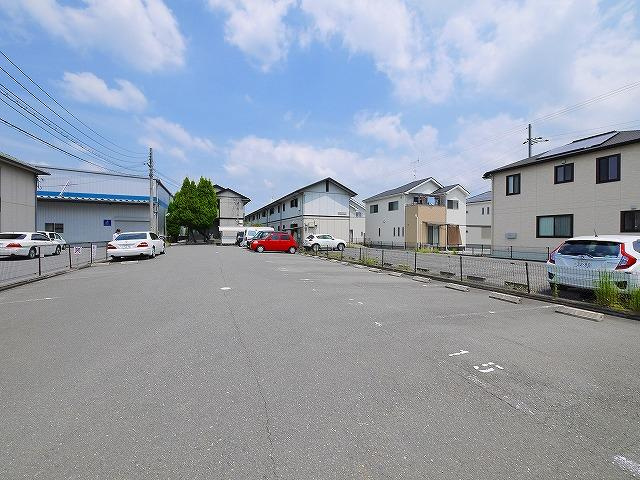 セジュール咲の駐車場|駐車スペースもあります