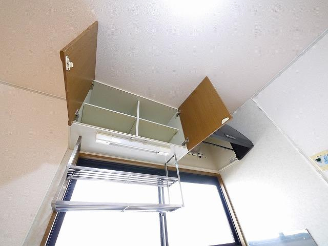 セジュール咲のキッチン|吊戸棚が大きく、便利です