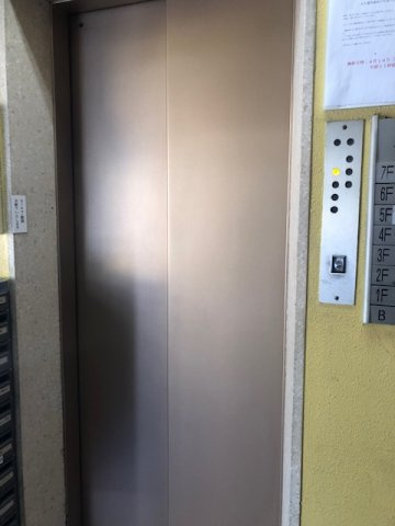 岩城ビルのロビー