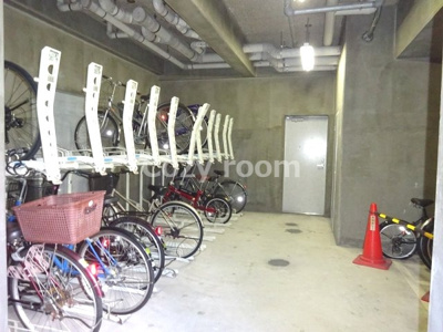 【その他共用部分】 | ビーバ江坂 | 駐輪場です