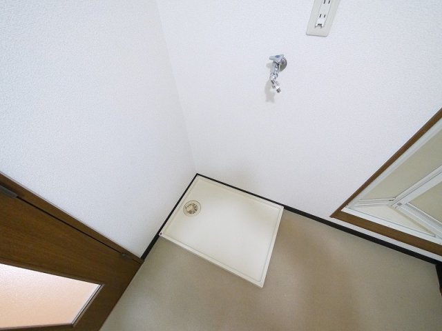 杉ヶ中町ビルの設備|嬉しい室内洗濯機置き場があります。
