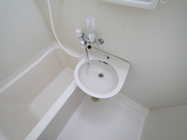 杉ヶ中町ビルの浴室|嬉しいお風呂・トイレ別々のお部屋です。