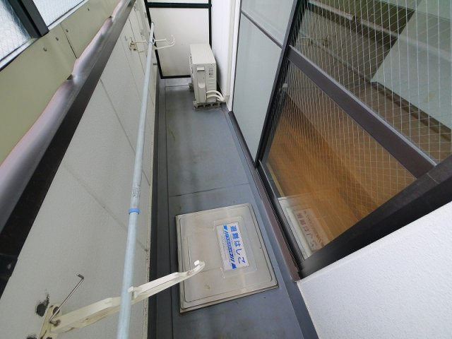 杉ヶ中町ビルのバルコニー|お洗濯にも便利なバルコニー付き