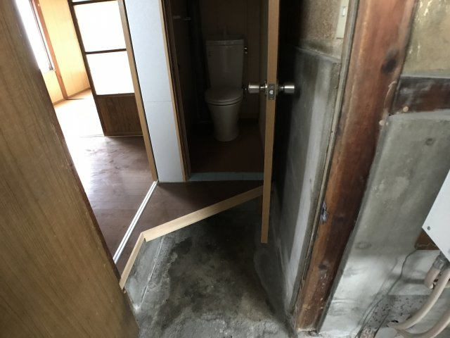 久栄荘の玄関