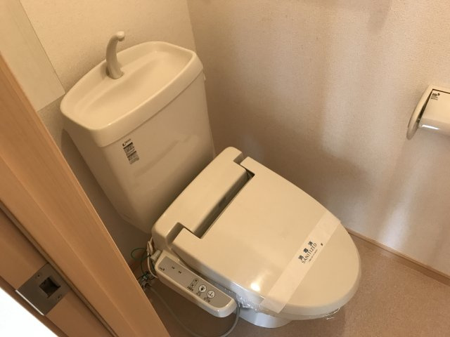 フォルトゥーナ Ⅰのトイレ|温水洗浄便座