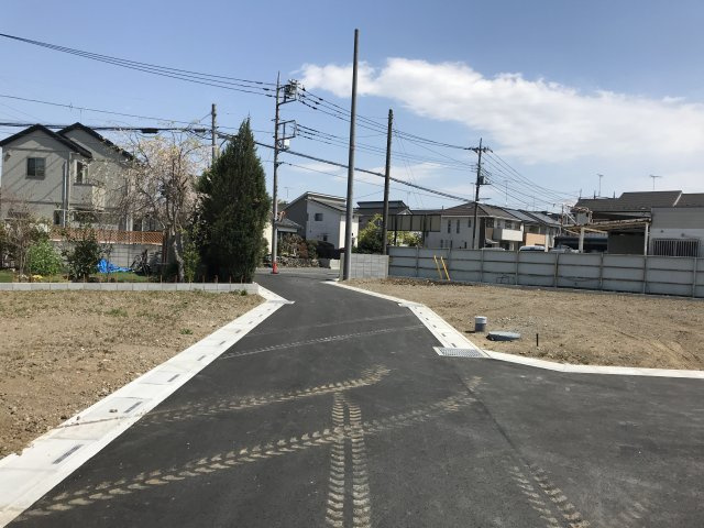 鴻巣市箕田の売地の前面道路含む現地写真|2021年4月9日　正午ごろ撮影　開発道路　