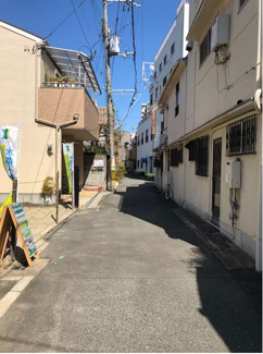 【前面道路含む現地写真】