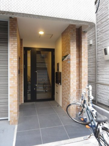 ROOMサンセットタウンのエントランス