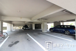 【駐車場】