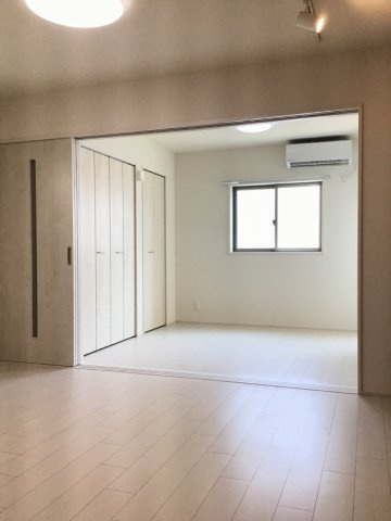 【居間・リビング】