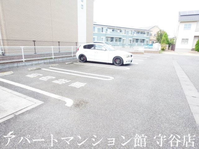 サンライズⅠの駐車場