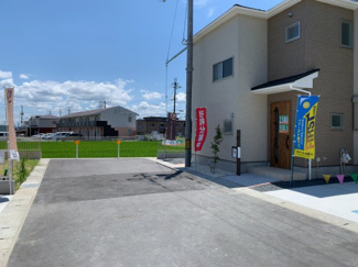 【前面道路含む現地写真】