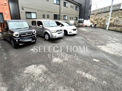 【駐車場】 | シャルモン・ナポールⅡ | 駐車場完備です