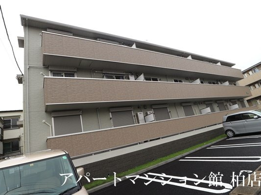 アヴェニール明原の外観