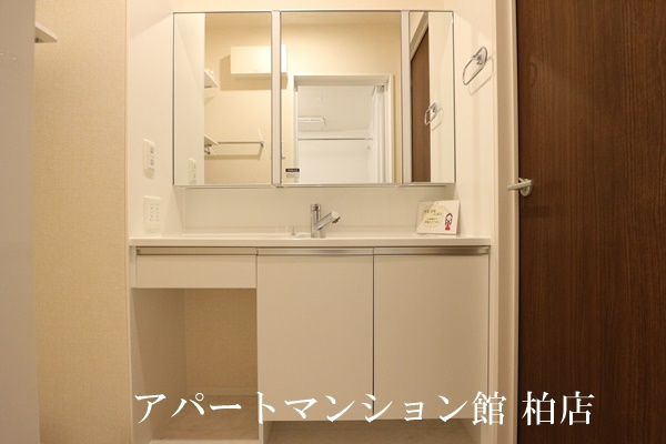 アヴェニール明原の独立洗面台