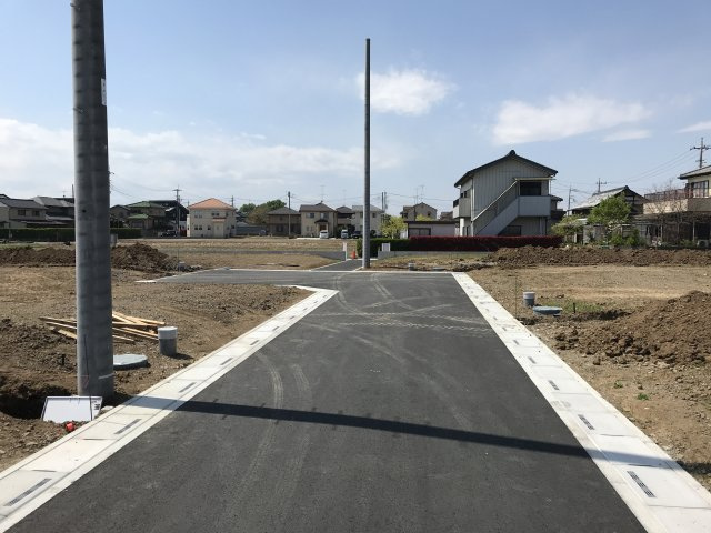 鴻巣市箕田の売地の前面道路含む現地写真|2021年4月9日　正午ごろ撮影　開発道路