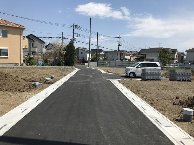 鴻巣市箕田の売地の前面道路含む現地写真|2021年4月9日　正午ごろ撮影　開発道路