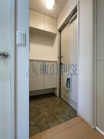 エテルナピーノAの玄関