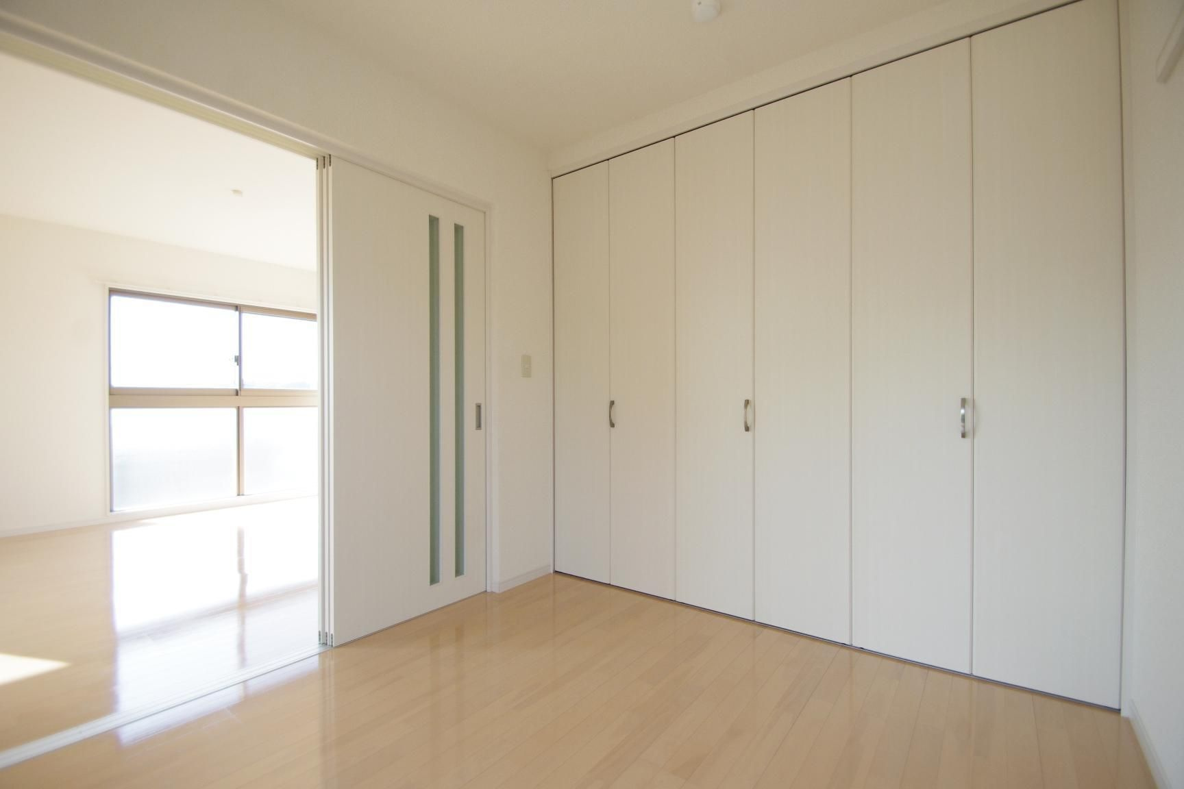 リブラ久和の洋室