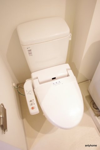 アスール江坂3rd 仲介手数料無料のトイレ