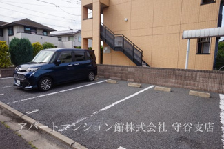 【駐車場】