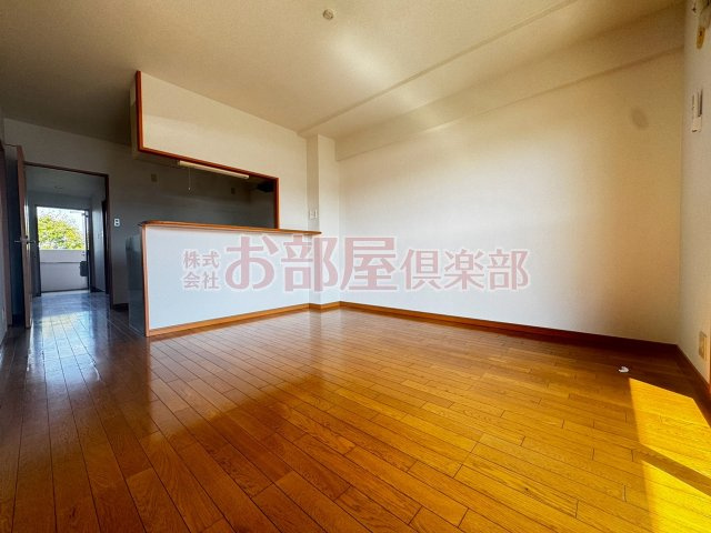 メゾンアンティムの居間・リビング|おしゃれな居間です