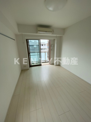 【寝室】 | エミネンスガーデン鵜の木 | 開放的な寝室です