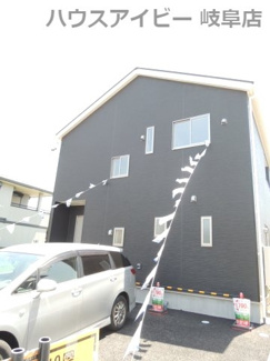 【外観】 | 岐阜市下鵜飼　新築建売全1棟　1790万円の新築登場です♪お車スペース並列3台可能！南側にお庭あり！