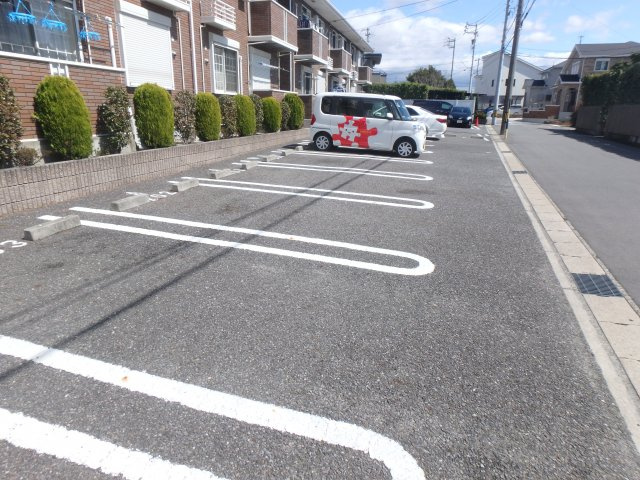 コリーヌSSⅠの駐車場