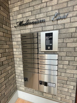 【エントランス】 | Modennism East