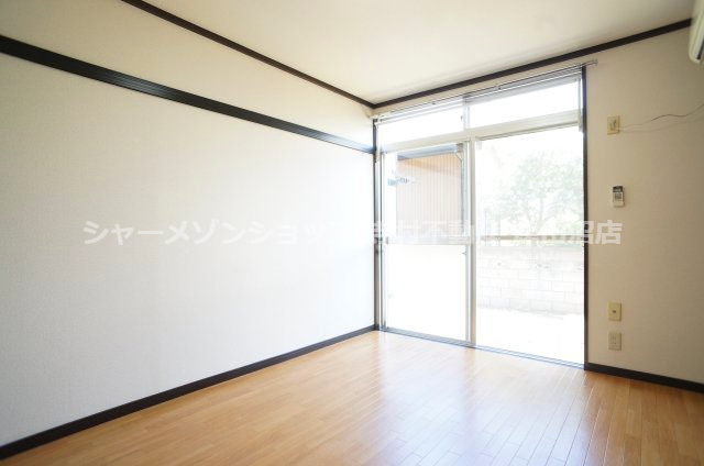 コーポ泉の洋室