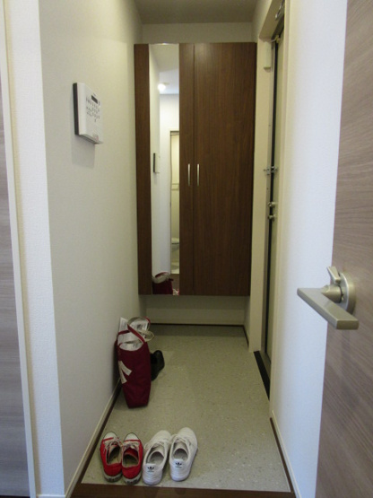 【玄関】 | ティルタ アユ | 参考・203号室