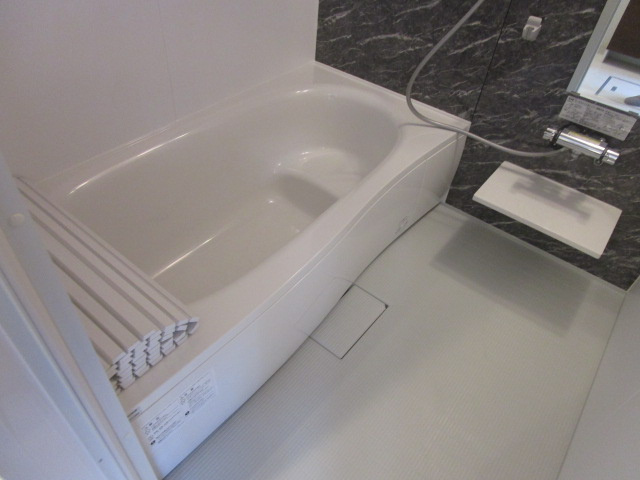 【浴室】 | ティルタ アユ | 参考・203号室