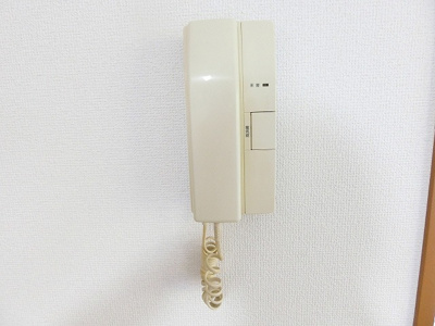 【その他共用部分】 | ラ・ヴィレットオリモ | 敷地内ごみ置き場でごみ出しもらくらく～♪忙しい社会人さんや主婦さんにもうってつけ！