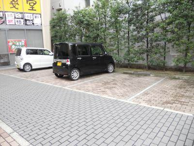 シェレクレールの駐車場