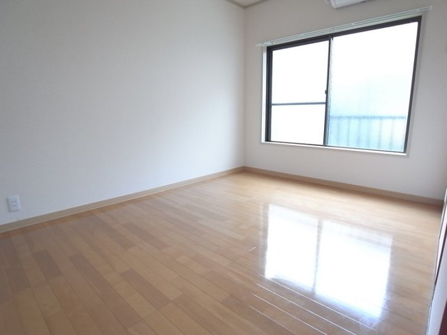 第２仲村マンションの居間・リビング|閑静な住宅街でとても落ち着く環境です！！